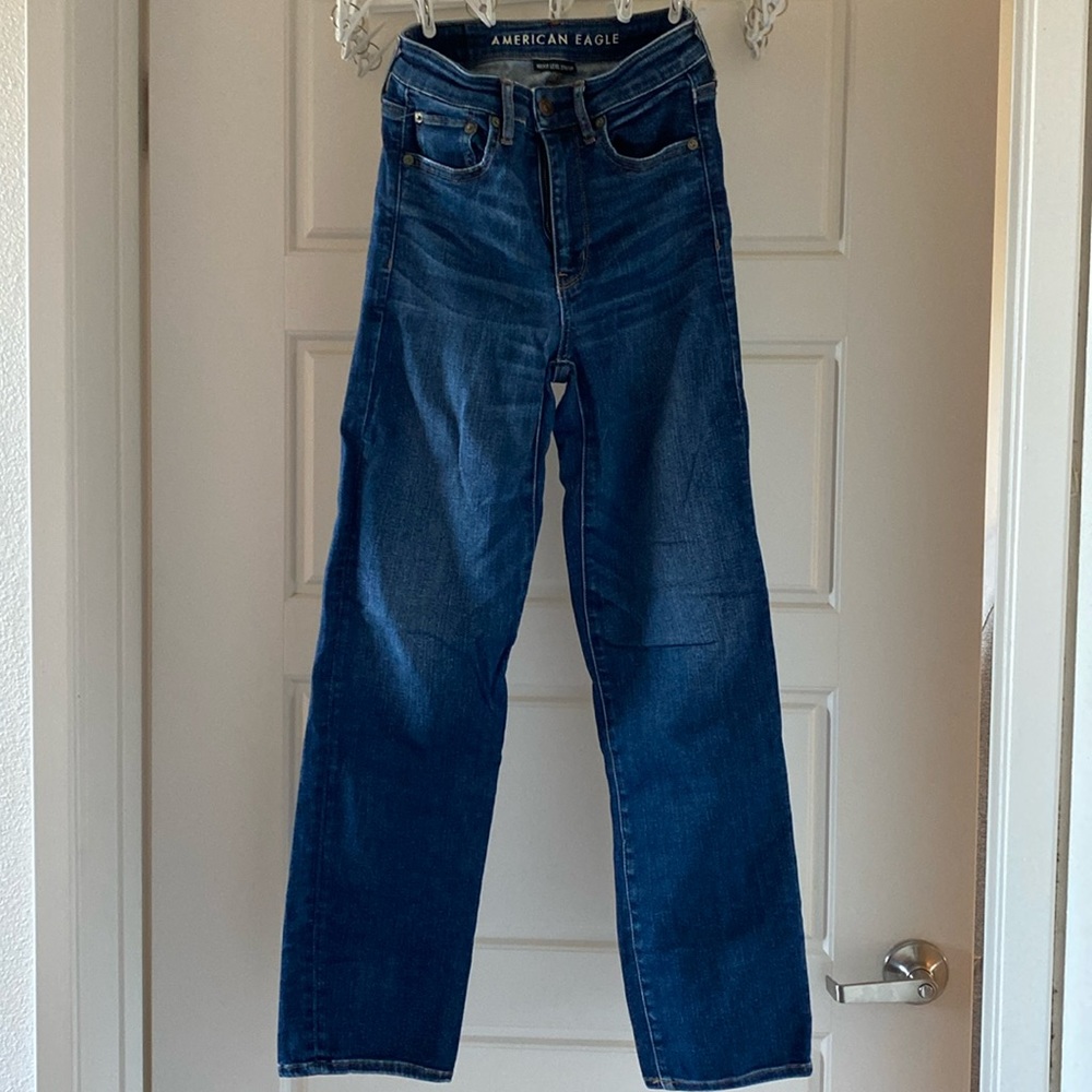 AMERICAN EAGLE JEANS